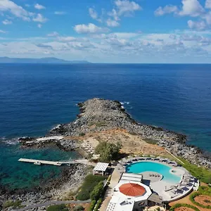Ξενοδοχείο με διαμερίσματα Kavos &, Σταυρός